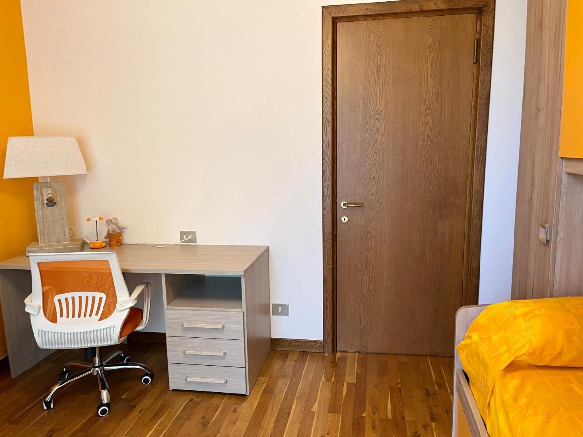 Lukas Home Con Il Cuore Appartamento 3 Camere Al Piano Terra E Appartamento 1 Camera In Taverna Merone Eksteriør bilde