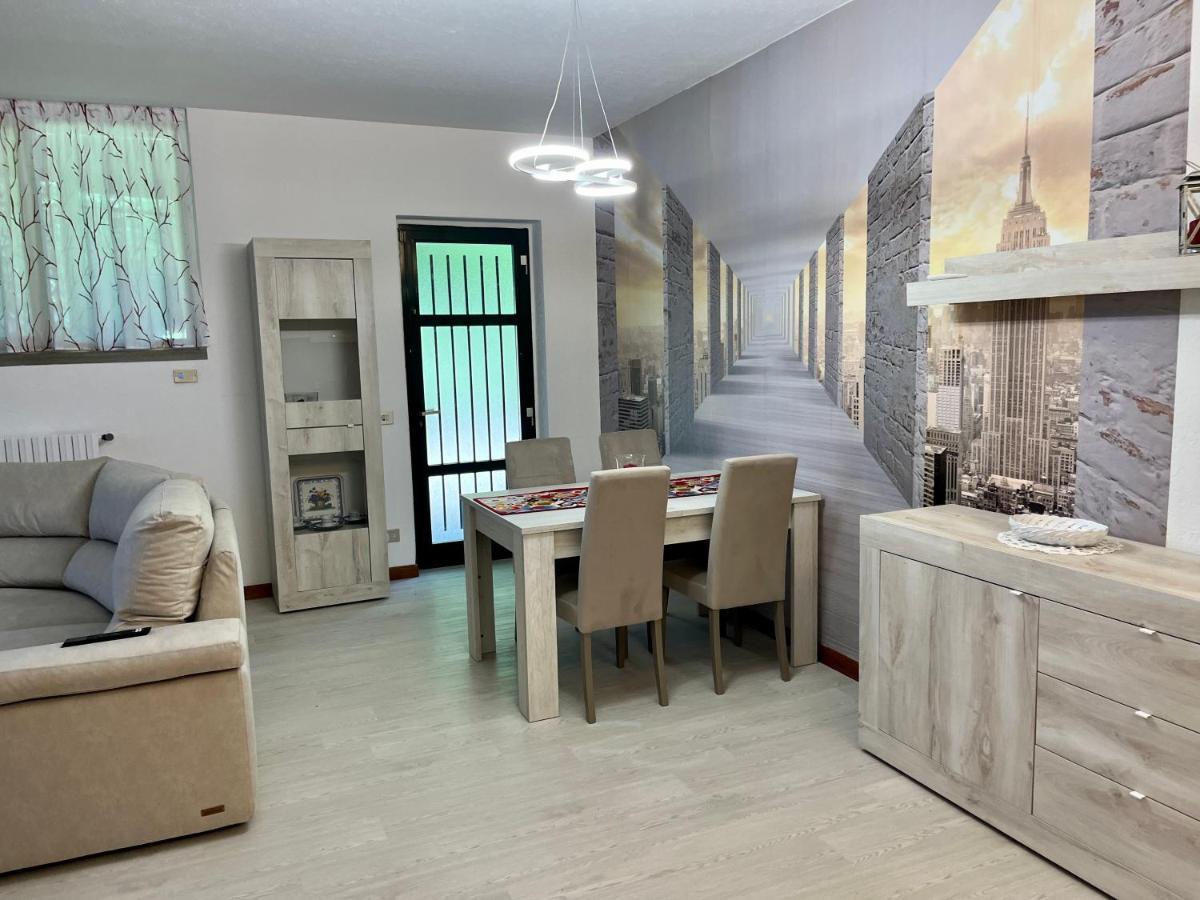 Lukas Home Con Il Cuore Appartamento 3 Camere Al Piano Terra E Appartamento 1 Camera In Taverna Merone Eksteriør bilde
