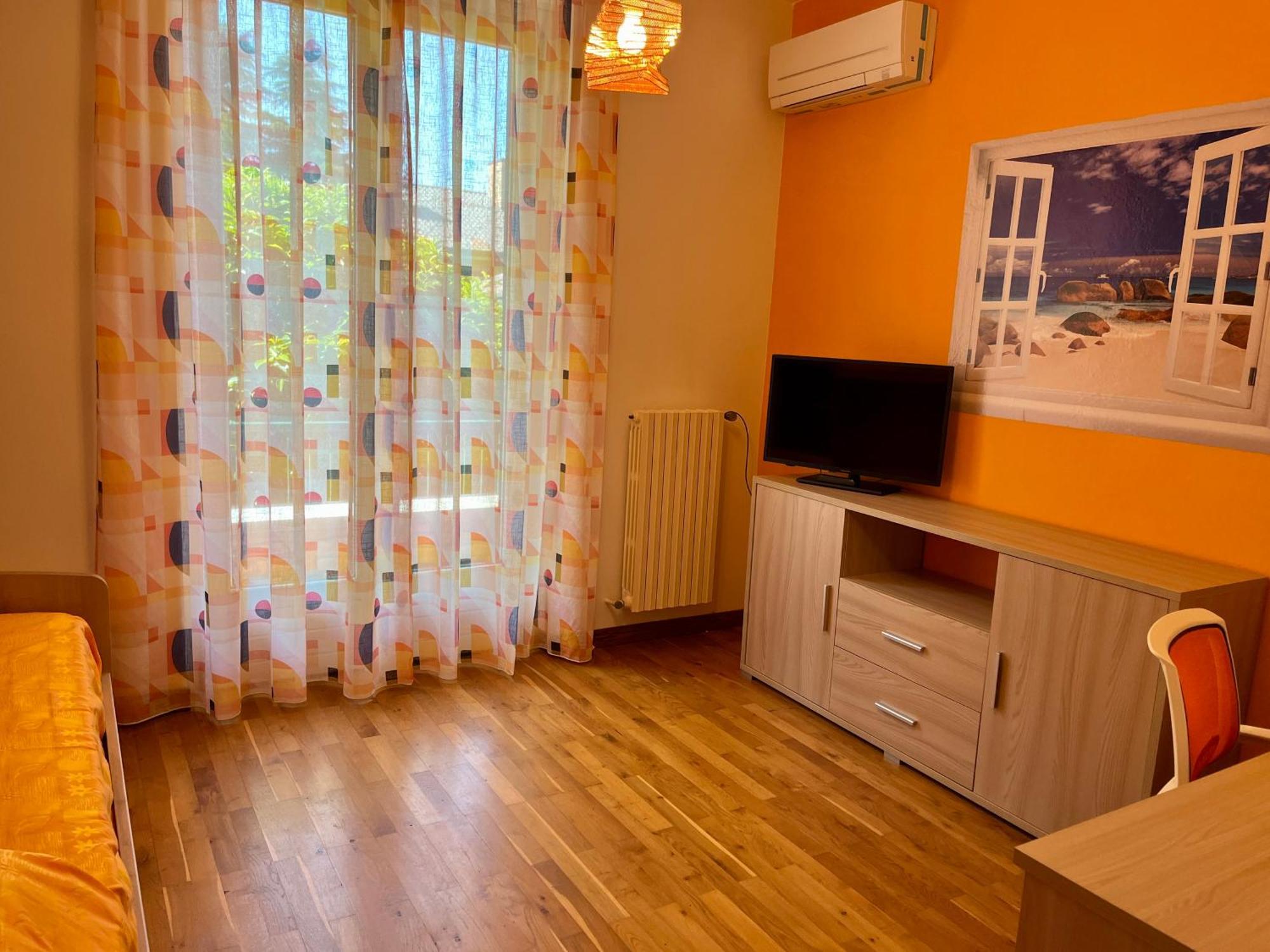 Lukas Home Con Il Cuore Appartamento 3 Camere Al Piano Terra E Appartamento 1 Camera In Taverna Merone Eksteriør bilde